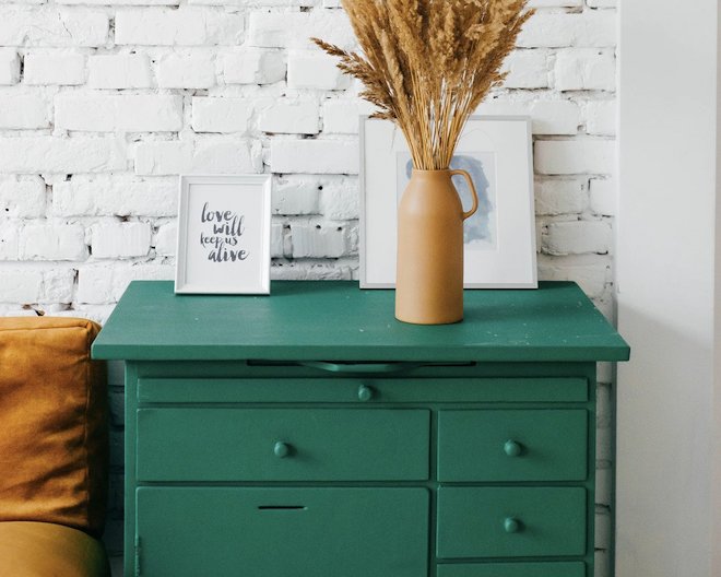 cabinet with vase picture